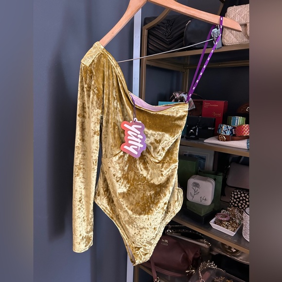 NWT Yitty Plusshy Asymmetrical Bodysuit Medium Back Cut Out - Picture 4 of 10